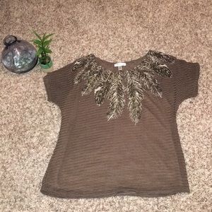 dressbarn 14/16 (1X)Blouse Brown w/ Feather Design